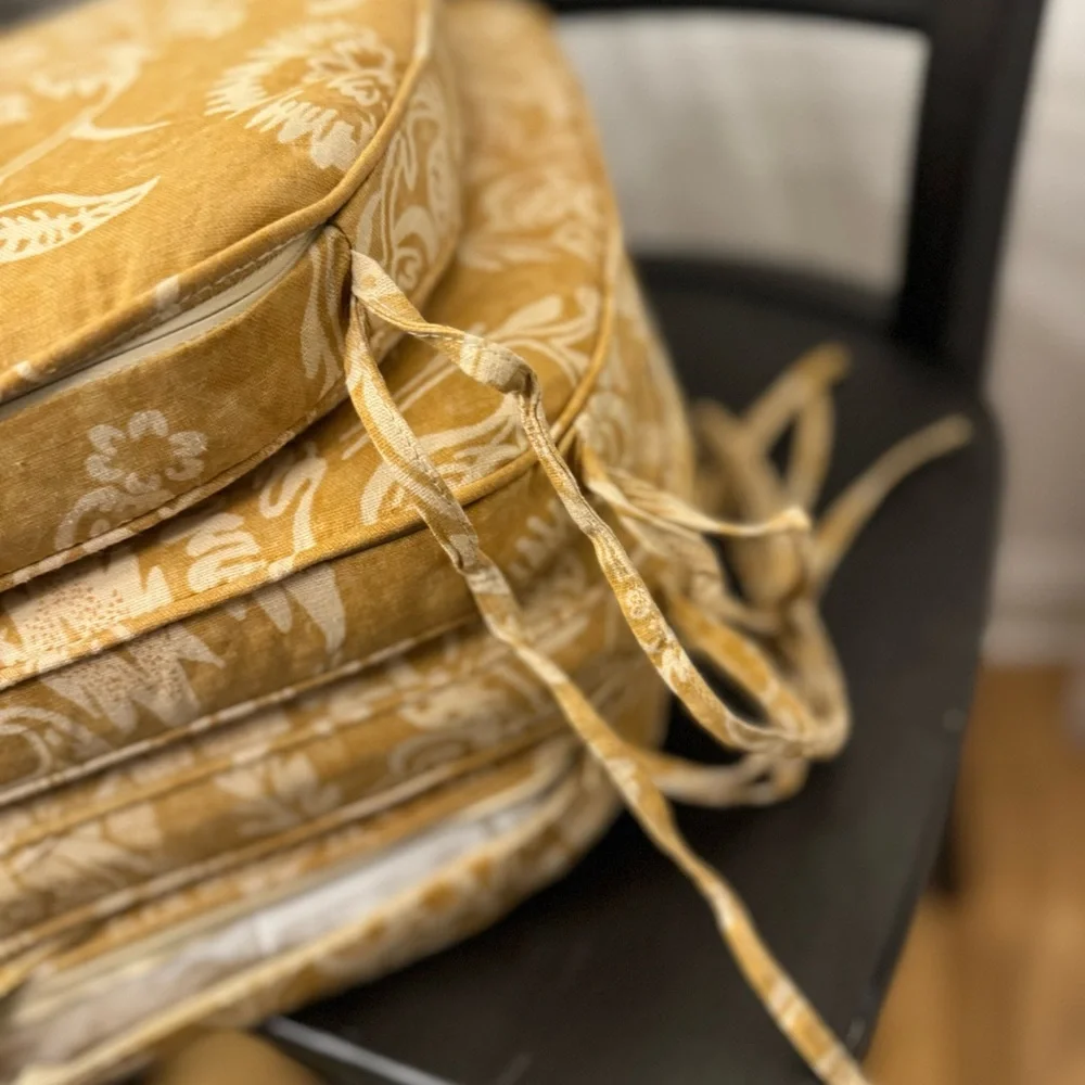 Set of 4 Pottery Barn  Linen Bland Dining Chair Cushions